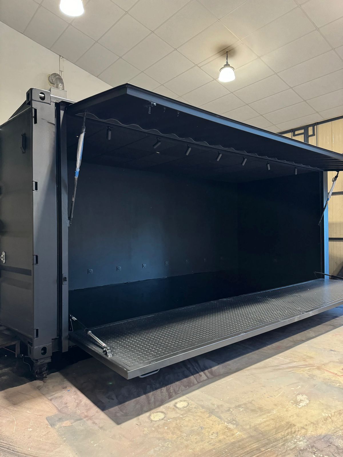 Event Stand Pro — Interior